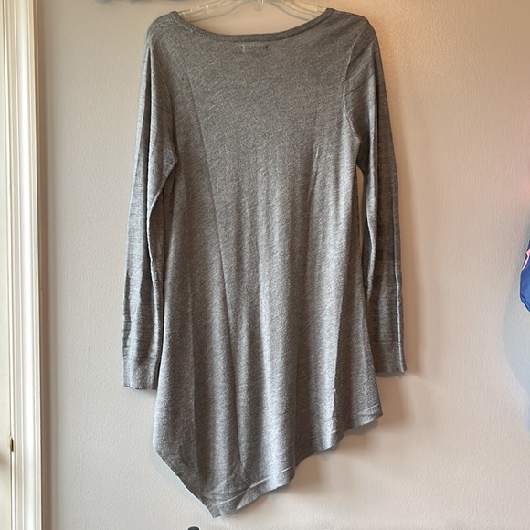 Asymmetrical Apt. 9 sweater - Picture 4 of 4